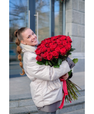 51 червона троянда